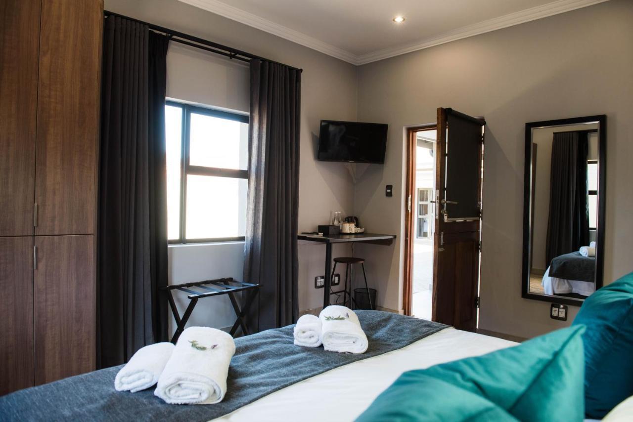 @Greys Guesthouse Bloemfontein Bagian luar foto